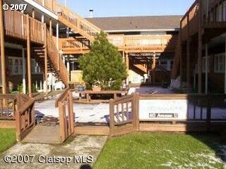 Property Photo:  40 Avenue U 8  OR 97138 