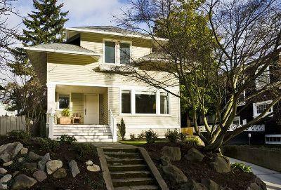 Property Photo:  1708 Madrona Dr  WA 98122 