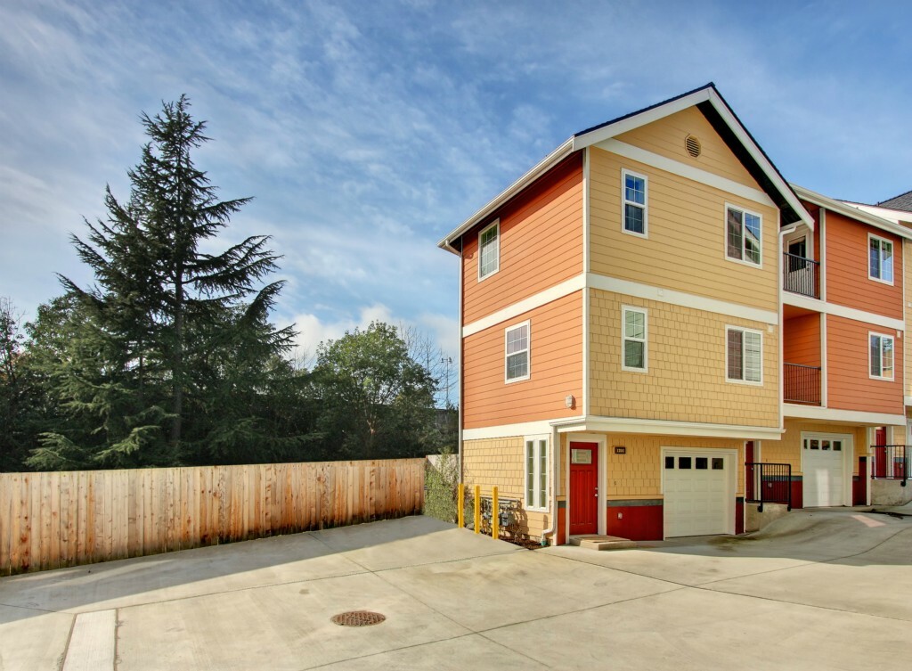 Property Photo: 1205 S Lucile St WA 98108