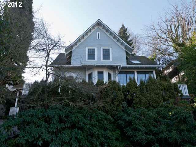 Property Photo:  1636 SW Elizabeth St  OR 97201 