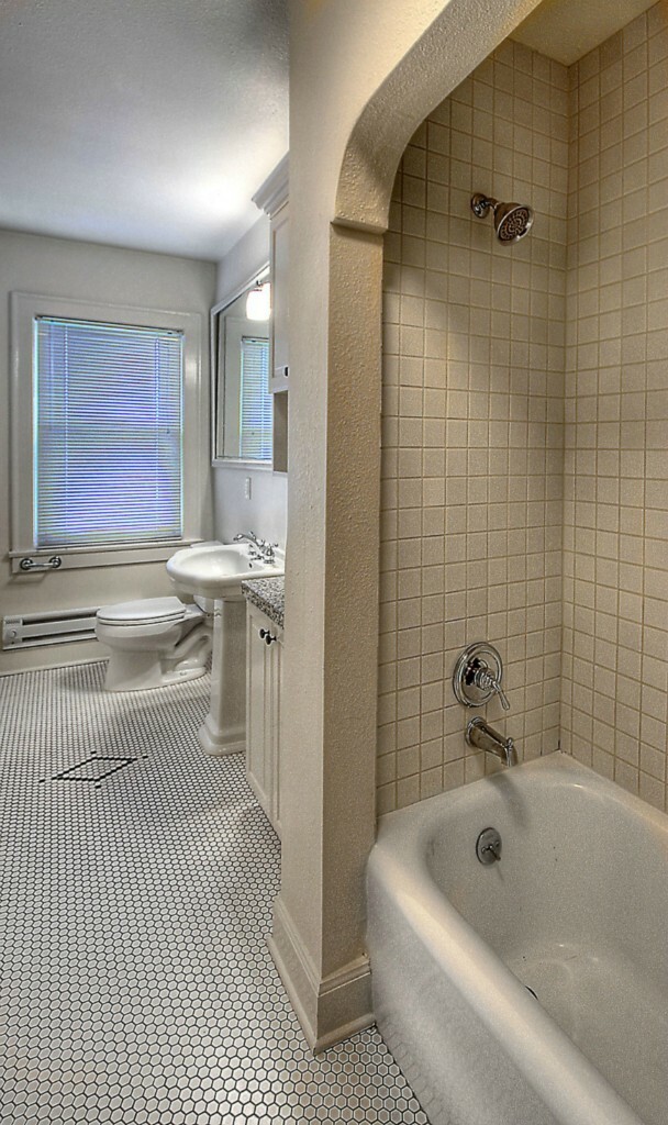 Property Photo:  301 N Tacoma Ave 207  WA 98403 