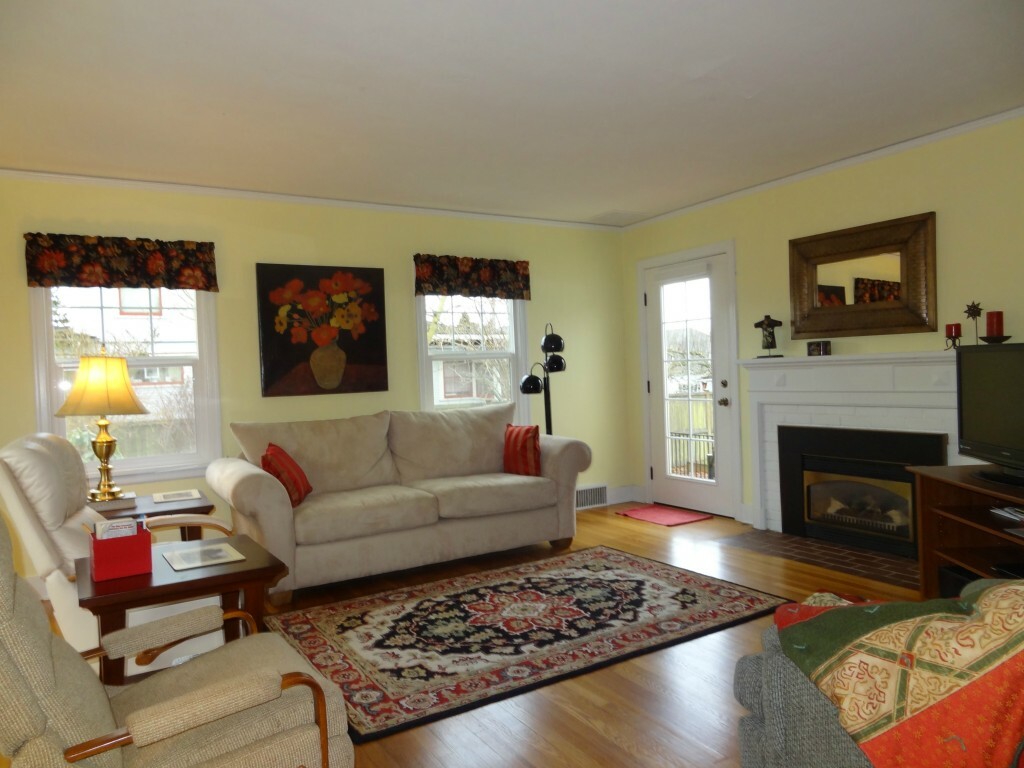 Property Photo: 2613 Ellis St WA 98225