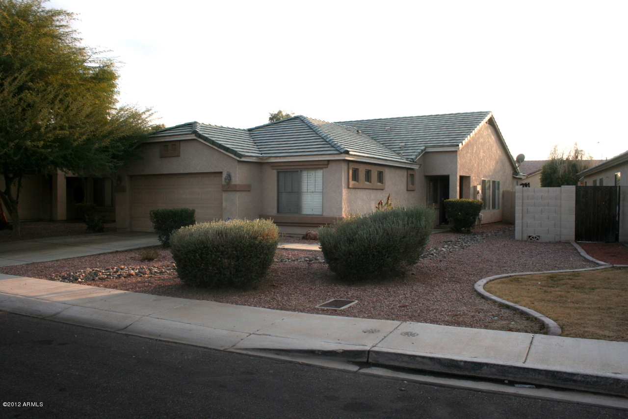 Property Photo:  10775 W Edgemont Avenue  AZ 85392 