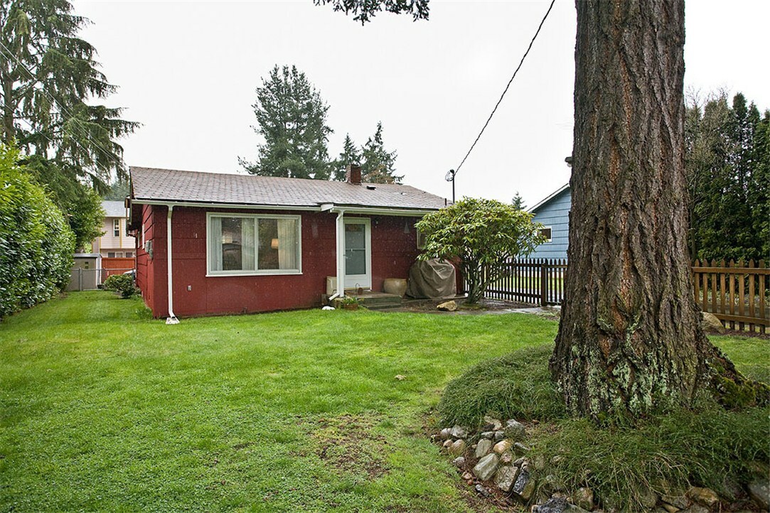 Property Photo:  8020 220th St SW  WA 98026 