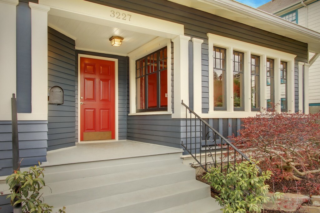 Property Photo:  3227 Laurel Dr  WA 98201 