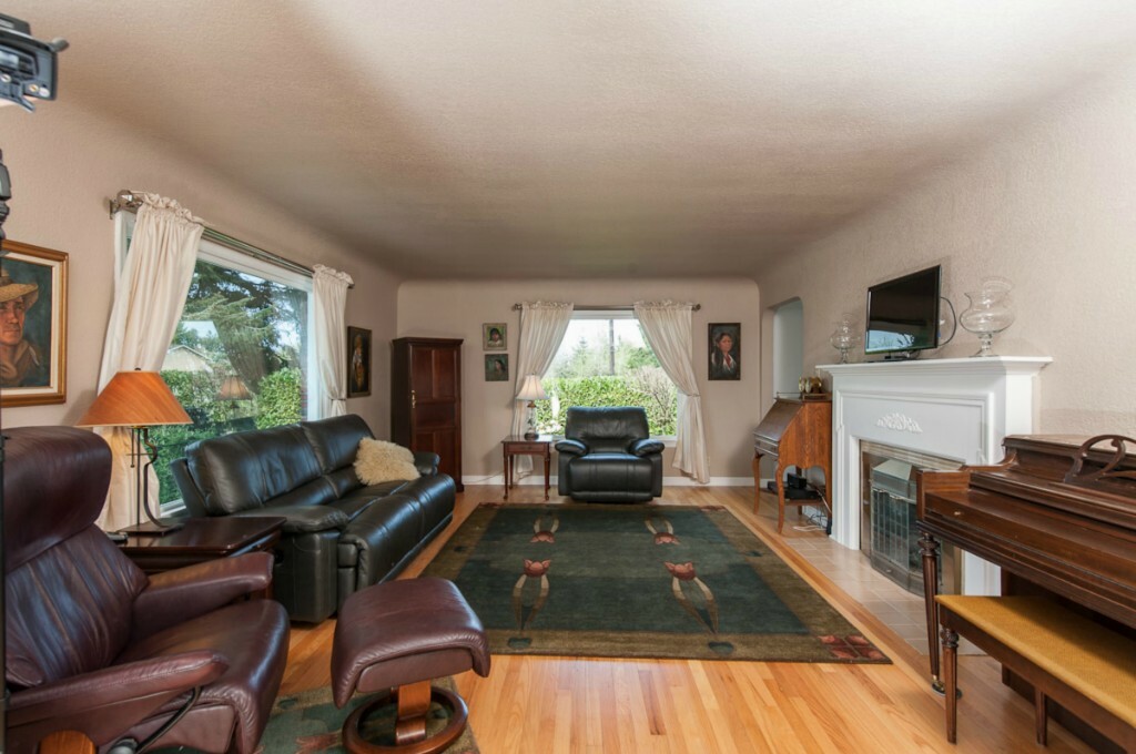 Property Photo:  902S Sunset Dr  WA 98465 