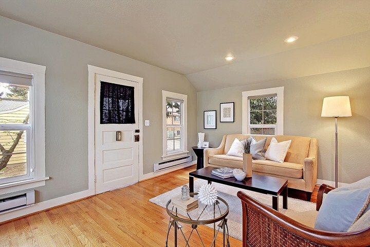 Property Photo: 6722 33rd Ave NW WA 98117