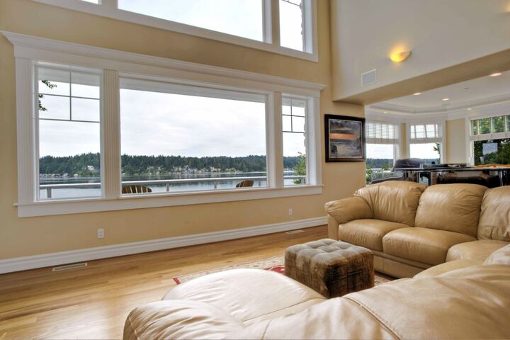 Property Photo:  2921 E Lake Sammamish Parkway NE  WA 98074 