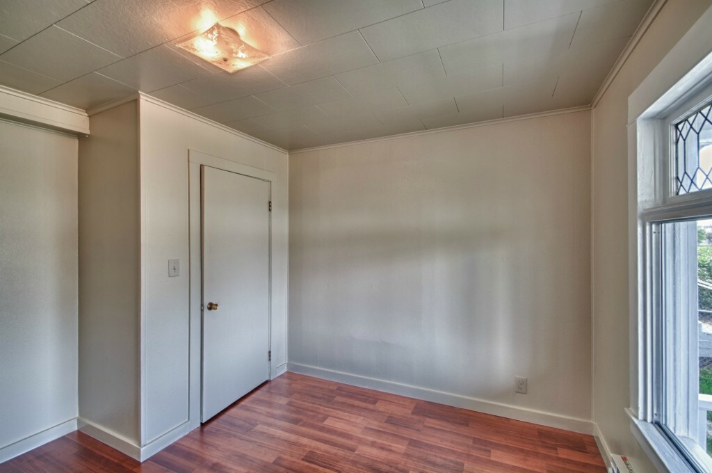 Property Photo: 512514 E Wright Ave WA 98404