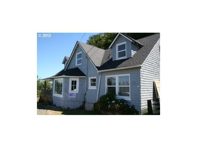 Property Photo: 324 38th St OR 97103