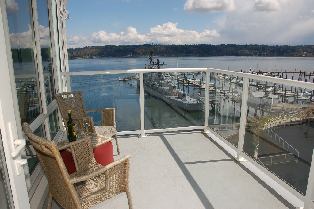 Property Photo:  360 Washington Ave 304  WA 98337 