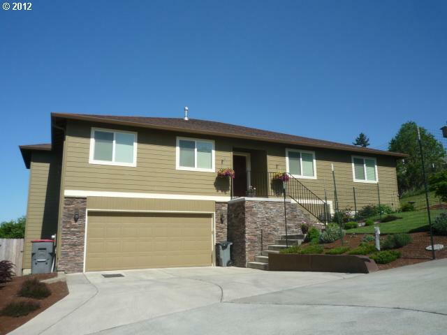 Property Photo:  842 NE Bockes Loop  OR 97378 