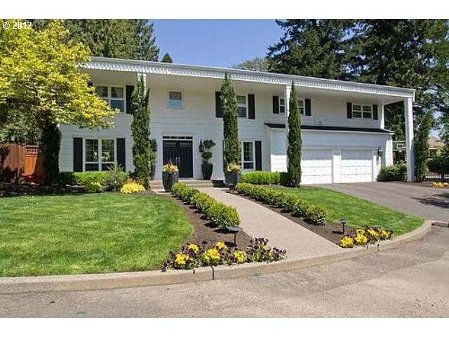 Property Photo: 14100 Redwood Ct OR 97034
