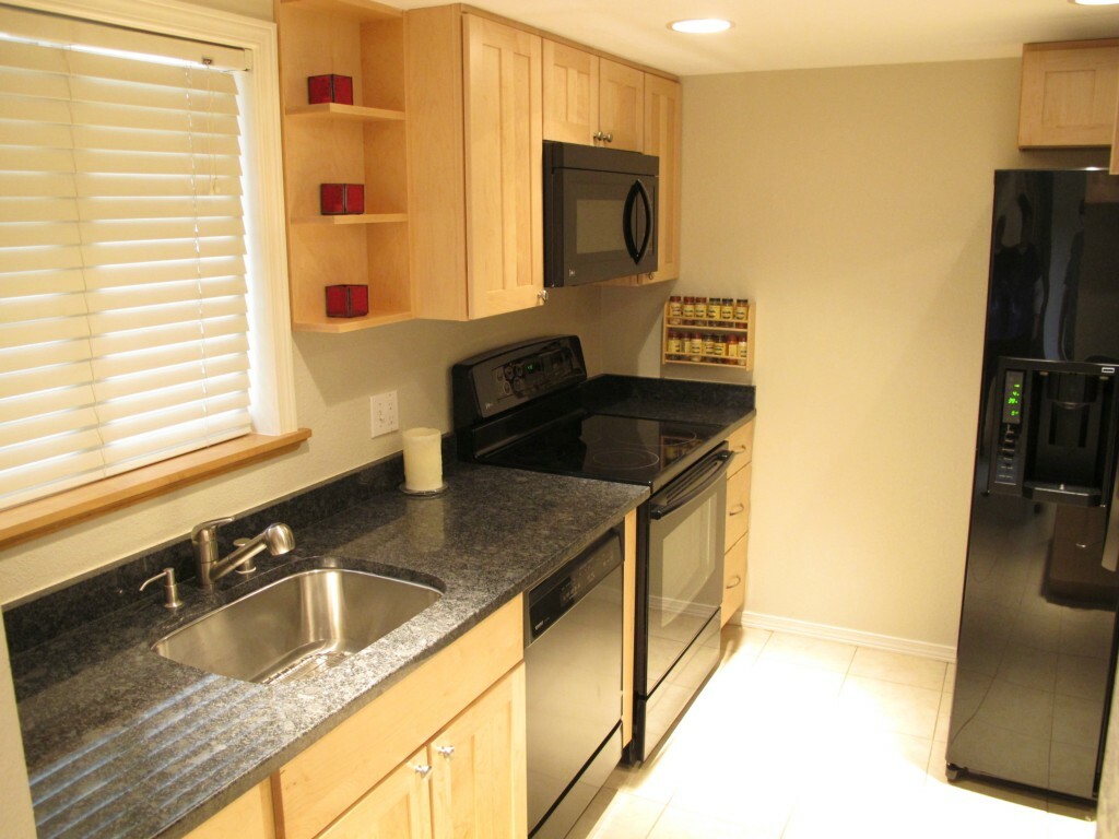Property Photo: 7571 Old Redmond Rd 17 WA 98052