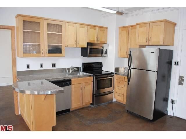 Property Photo:  215 W 7th St 707  CA 90014 