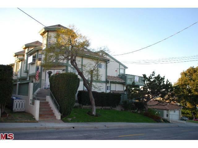 Property Photo: 1607 Blossom Ln 2 CA 90278