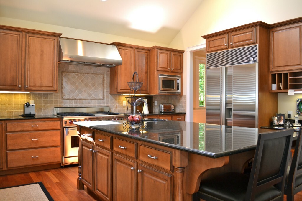 Property Photo: 9845 NE 20th St WA 98004