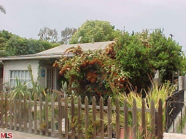 Property Photo:  709 Milwood Ave  CA 90291 