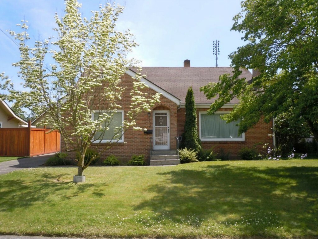 Property Photo: 518 4th Ave SW WA 98371