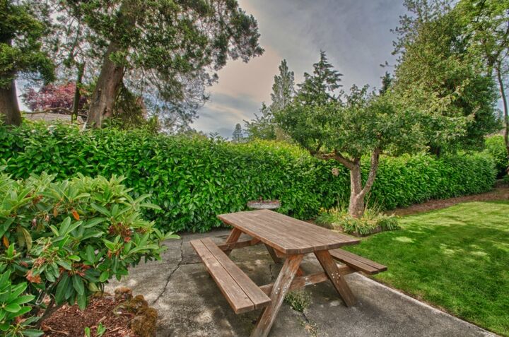 Property Photo:  115 E 56th St  WA 98404 