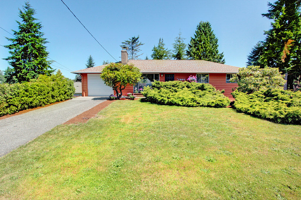 Property Photo:  7807 191st Street SW  WA 98026 