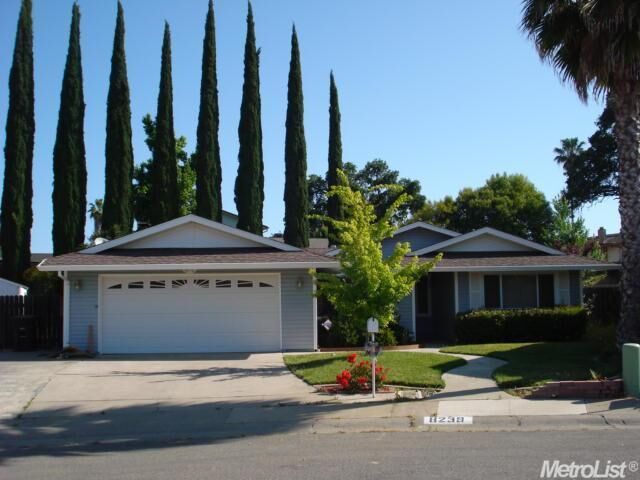 Property Photo:  8239 Scarlet Oak Cir  CA 95610 