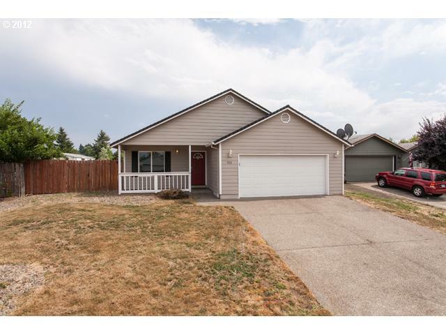 Property Photo: 513 Pegasus Ct OR 97038
