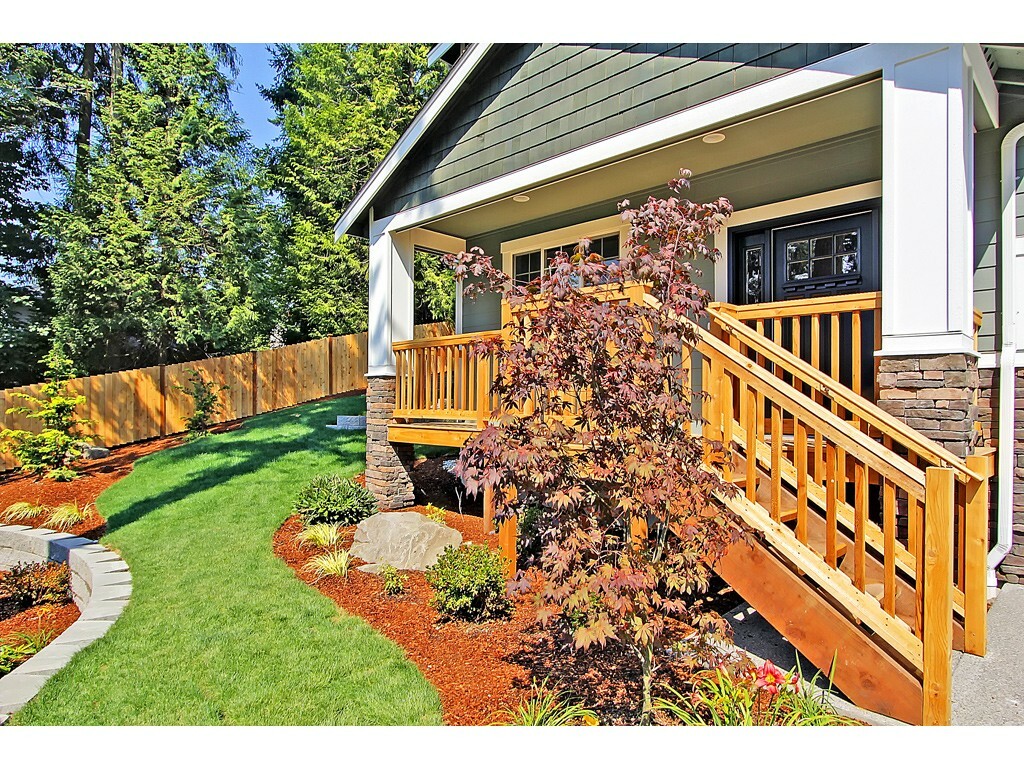 Property Photo:  11732 NE 112th St  WA 98033 