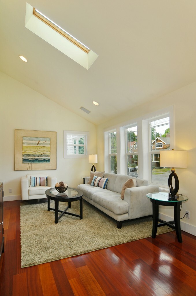 Property Photo: 549 N 71st St WA 98103
