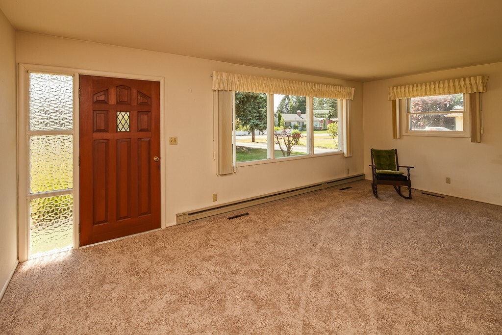 Property Photo: 3115 Plymouth Dr WA 98225