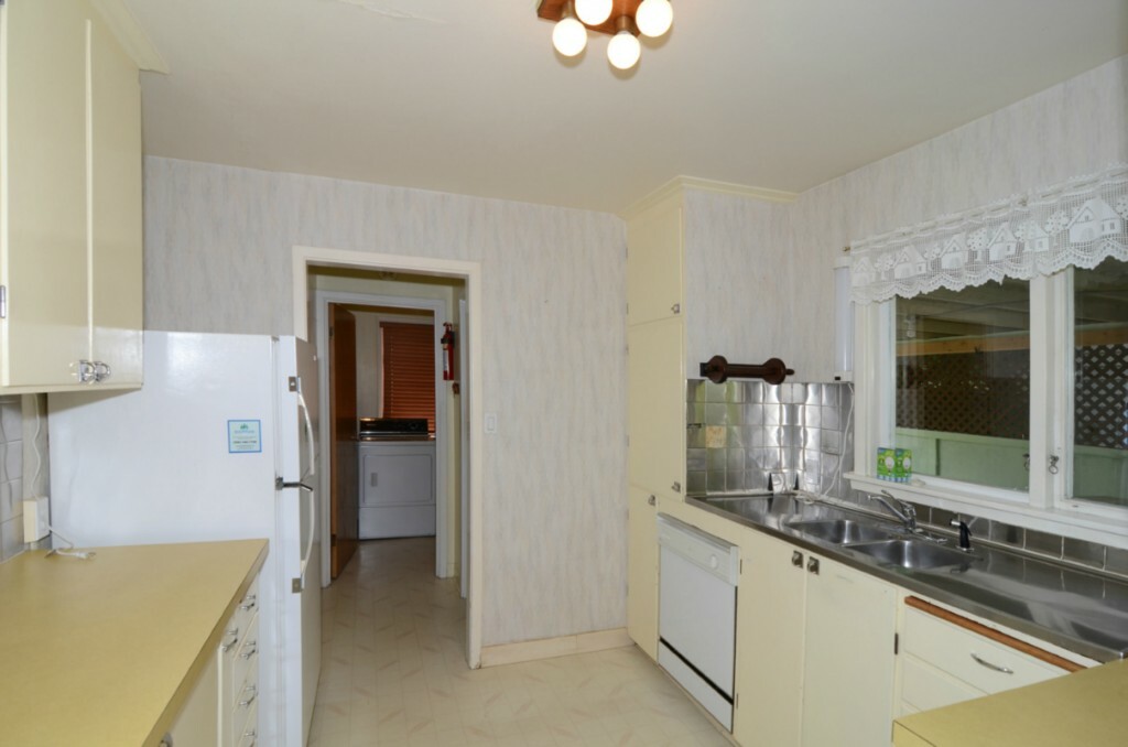 Property Photo: 1218 NE 187th St WA 98155