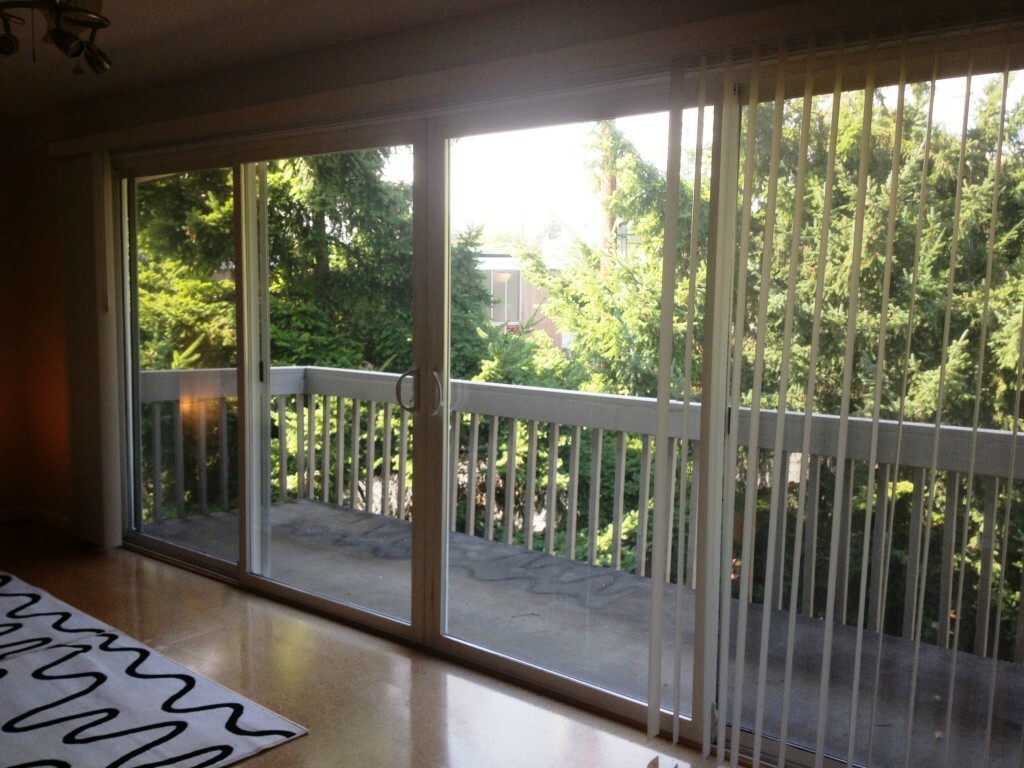 Property Photo:  465 Winslow Way E 306  WA 98110 