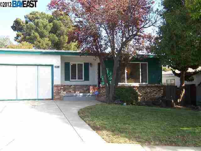 Property Photo:  22632 Sierra Ave  CA 94541 