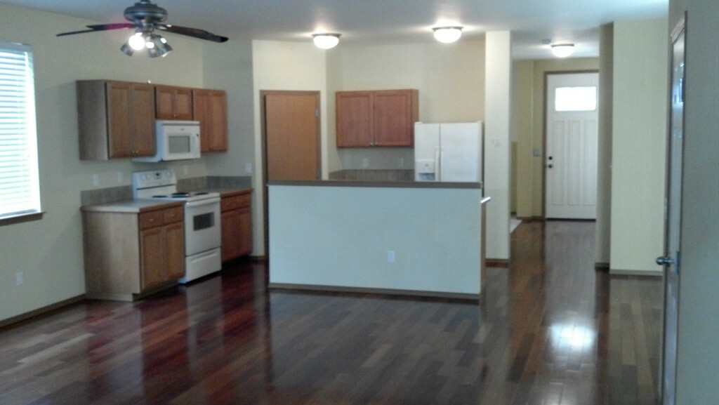 Property Photo: 223 Pederson Dr E WA 98022