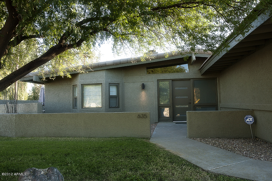 Property Photo: 635 W Coral Gables Drive AZ 85023