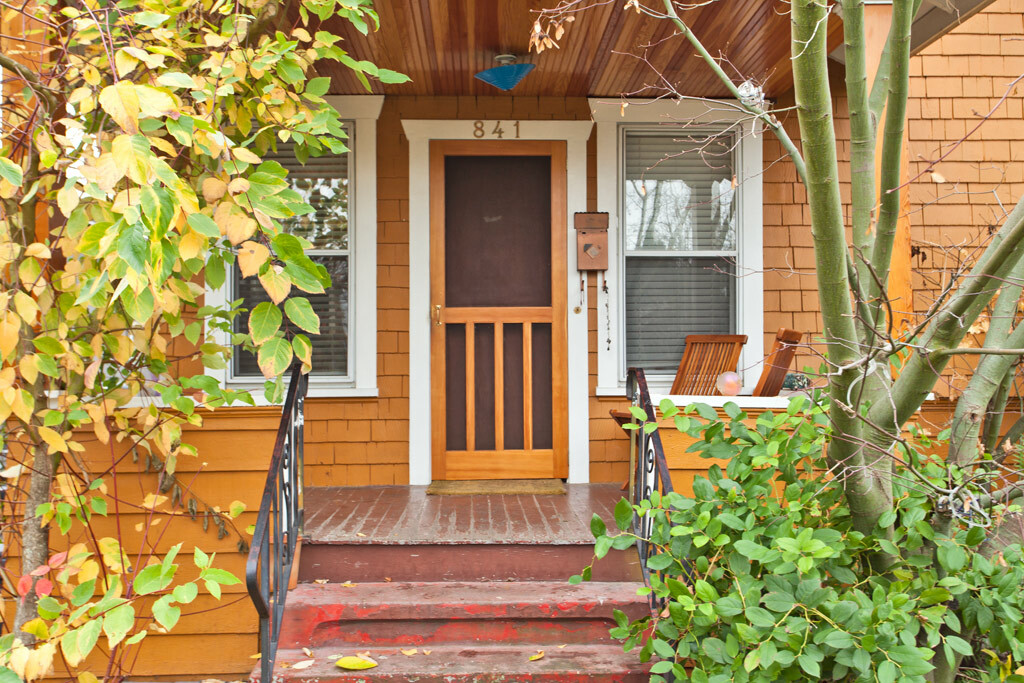 Property Photo: 841 NE 59th St WA 98105