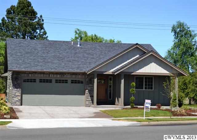 Property Photo:  801  Pintail St  OR 97381 