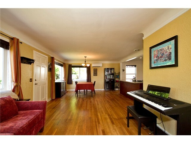 Property Photo: 3261 NE 98th St WA 98115