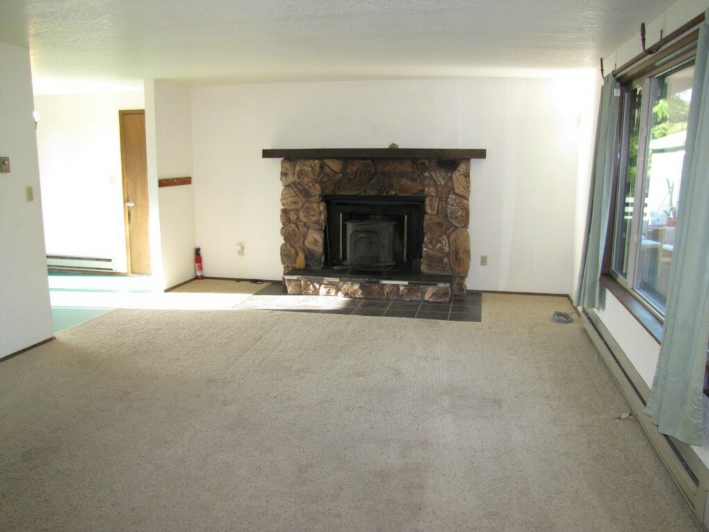 Property Photo:  1507 Umatilla Ave  WA 98368 