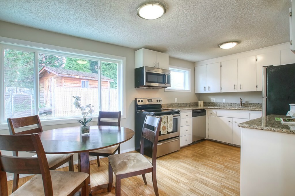 Property Photo:  770 Redmond Ave NE  WA 98056 