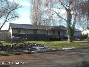 Property Photo: 120 Vista Ln WA 98908