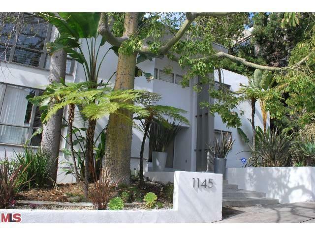 Property Photo: 1145 Larrabee St 18 CA 90069