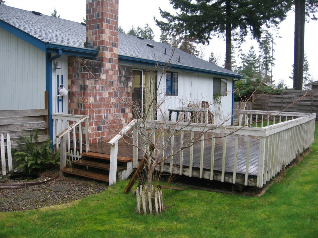Property Photo:  521 Kari Ct  WA 98584 