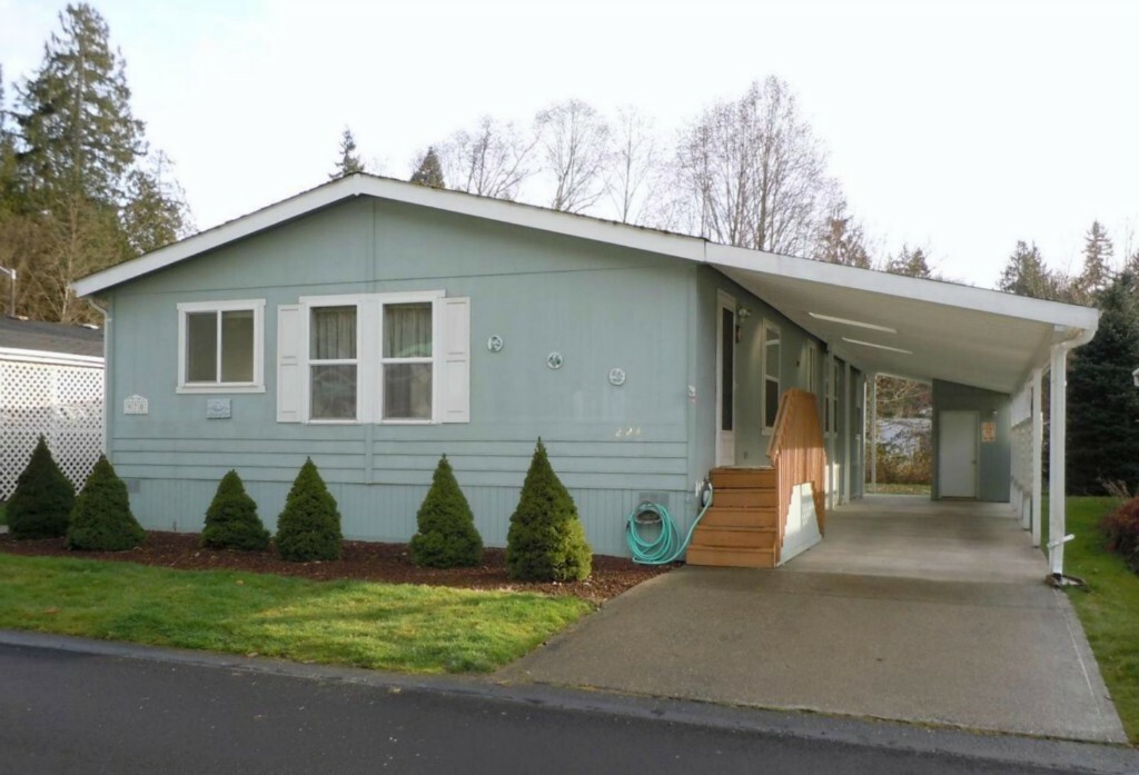 Property Photo: 970 NE Saturn Lane WA 98311