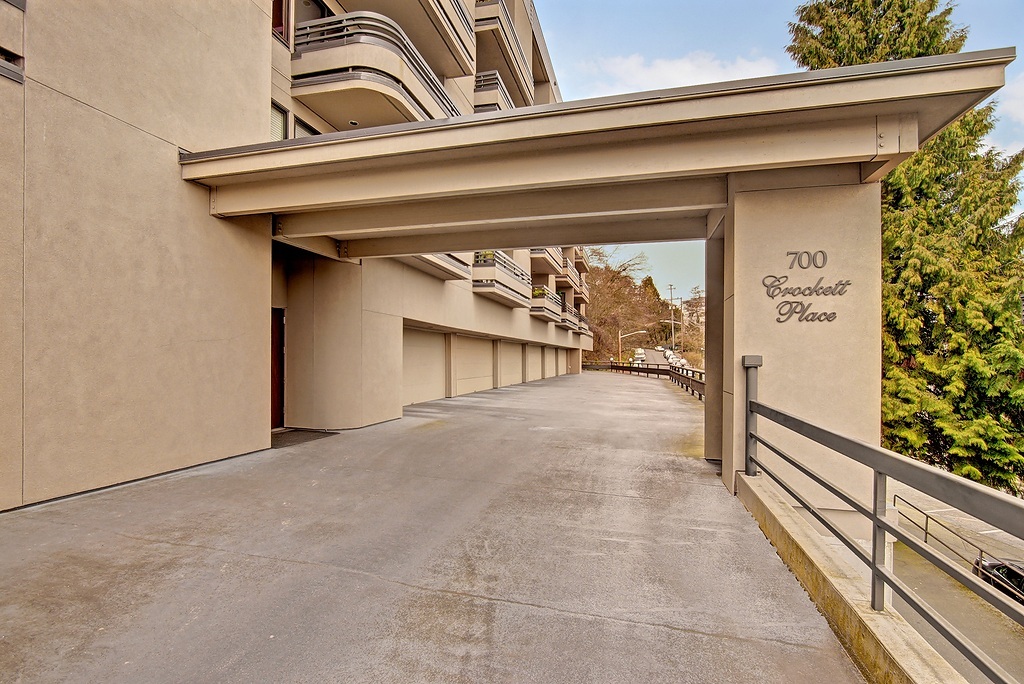 Property Photo: 700 Crockett St 205 WA 98109