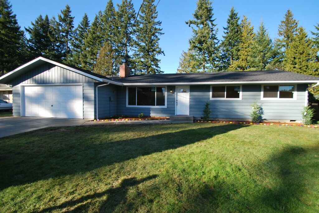 Property Photo:  2327 104th Place SE  WA 98208 