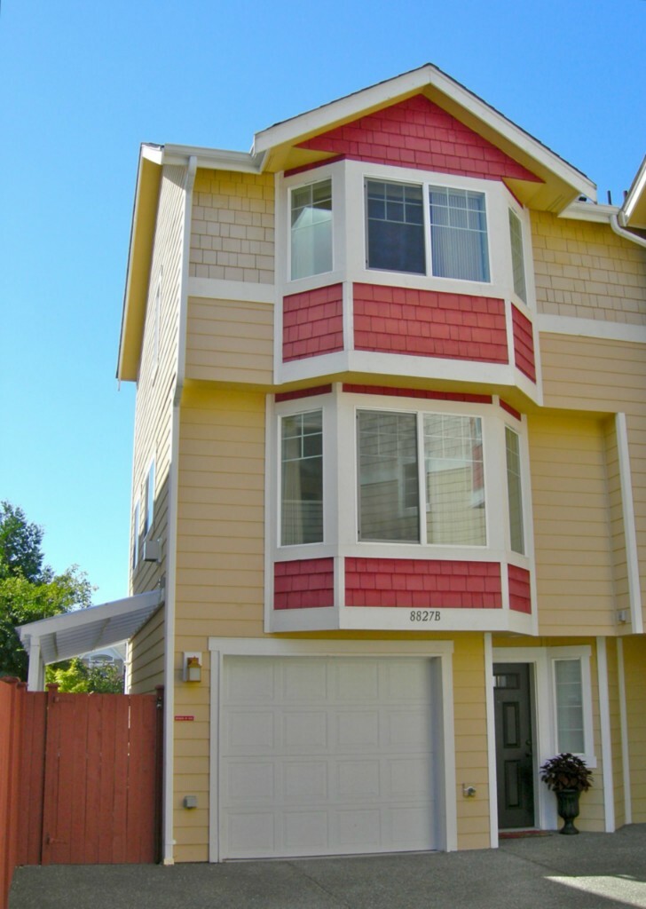 Property Photo:  8827B Interlake Ave N  WA 98103 