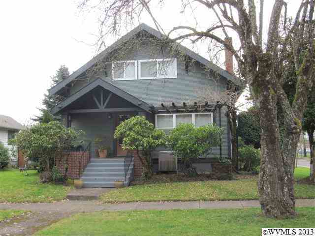 Property Photo:  408 NE 13th St  OR 97128 