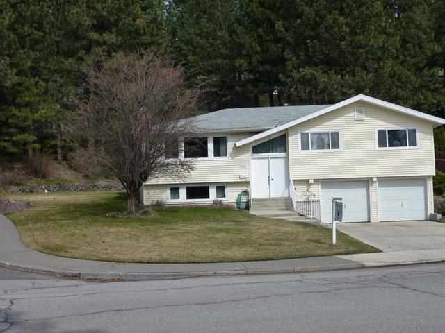 Property Photo: 2914 W Woodside Ave WA 99208