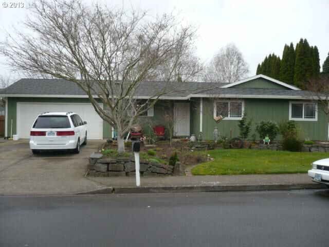 Property Photo: 109 SW Cypress St OR 97128